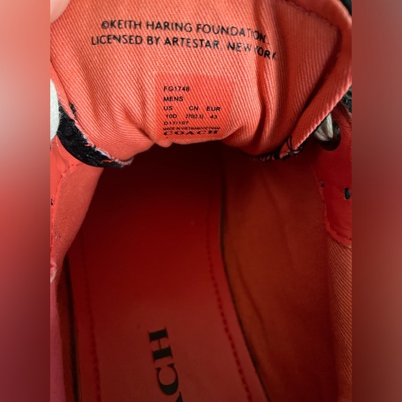 Coach Keith Haring Men Design Shoes - Picture 5 of 5